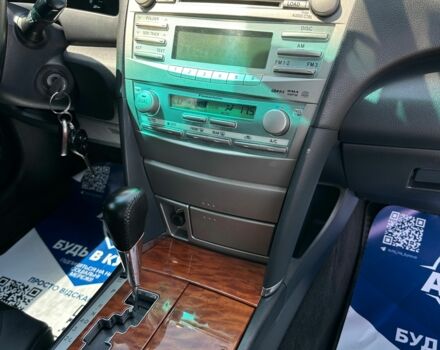 Сірий Тойота Камрі, об'ємом двигуна 2.4 л та пробігом 273 тис. км за 8500 $, фото 11 на Automoto.ua