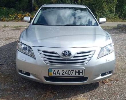 Серый Тойота Камри, объемом двигателя 3.5 л и пробегом 293 тыс. км за 8500 $, фото 2 на Automoto.ua