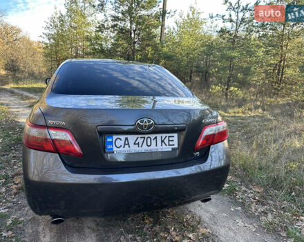 Серый Тойота Камри, объемом двигателя 3.46 л и пробегом 262 тыс. км за 9300 $, фото 5 на Automoto.ua