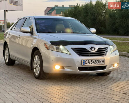 Серый Тойота Камри, объемом двигателя 2.36 л и пробегом 221 тыс. км за 7999 $, фото 5 на Automoto.ua