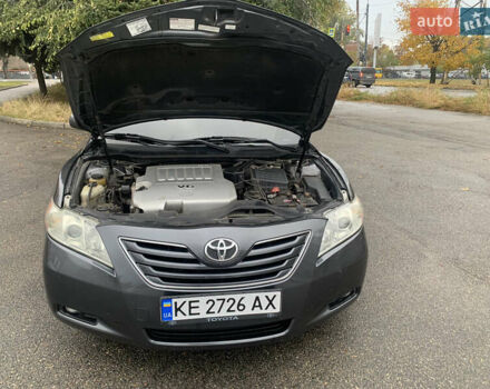 Серый Тойота Камри, объемом двигателя 3.5 л и пробегом 290 тыс. км за 9000 $, фото 12 на Automoto.ua