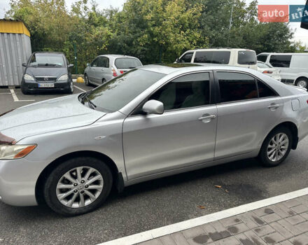 Серый Тойота Камри, объемом двигателя 2.4 л и пробегом 300 тыс. км за 7000 $, фото 3 на Automoto.ua