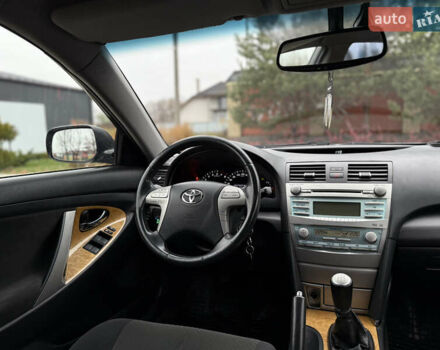 Серый Тойота Камри, объемом двигателя 2.4 л и пробегом 262 тыс. км за 6999 $, фото 23 на Automoto.ua