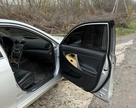 Серый Тойота Камри, объемом двигателя 2.4 л и пробегом 311 тыс. км за 7700 $, фото 15 на Automoto.ua