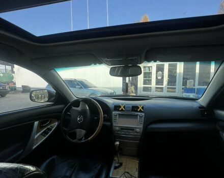 Сірий Тойота Камрі, об'ємом двигуна 3.5 л та пробігом 297 тис. км за 8499 $, фото 6 на Automoto.ua