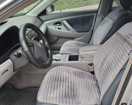 Серый Тойота Камри, объемом двигателя 2.4 л и пробегом 215 тыс. км за 6900 $, фото 10 на Automoto.ua