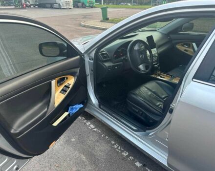 Серый Тойота Камри, объемом двигателя 2.4 л и пробегом 165 тыс. км за 9999 $, фото 10 на Automoto.ua