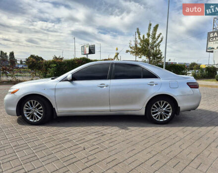 Серый Тойота Камри, объемом двигателя 3.46 л и пробегом 305 тыс. км за 8500 $, фото 2 на Automoto.ua