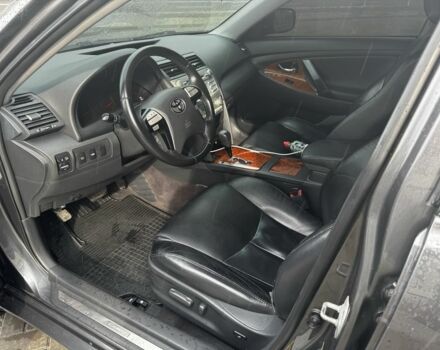 Сірий Тойота Камрі, об'ємом двигуна 2.4 л та пробігом 241 тис. км за 6500 $, фото 9 на Automoto.ua