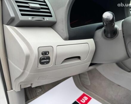 Серый Тойота Камри, объемом двигателя 2.4 л и пробегом 225 тыс. км за 7490 $, фото 18 на Automoto.ua