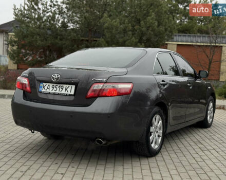 Серый Тойота Камри, объемом двигателя 2.4 л и пробегом 262 тыс. км за 6999 $, фото 4 на Automoto.ua