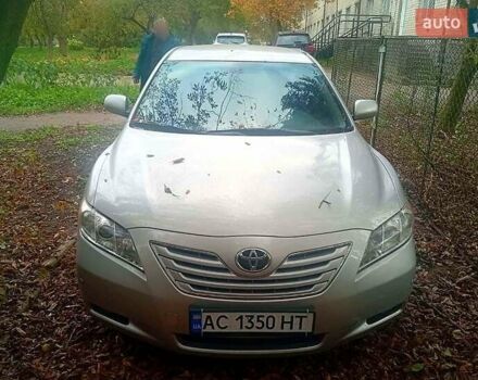 Серый Тойота Камри, объемом двигателя 2.4 л и пробегом 262 тыс. км за 7000 $, фото 3 на Automoto.ua