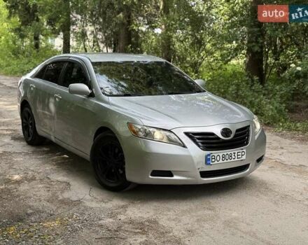 Сірий Тойота Камрі, об'ємом двигуна 2.4 л та пробігом 308 тис. км за 7799 $, фото 1 на Automoto.ua