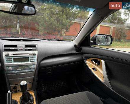 Серый Тойота Камри, объемом двигателя 2.4 л и пробегом 262 тыс. км за 6999 $, фото 25 на Automoto.ua