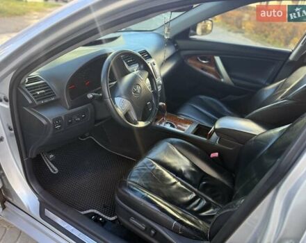 Серый Тойота Камри, объемом двигателя 3.46 л и пробегом 320 тыс. км за 7200 $, фото 21 на Automoto.ua