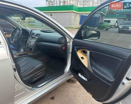 Сірий Тойота Камрі, об'ємом двигуна 2.4 л та пробігом 165 тис. км за 9999 $, фото 20 на Automoto.ua