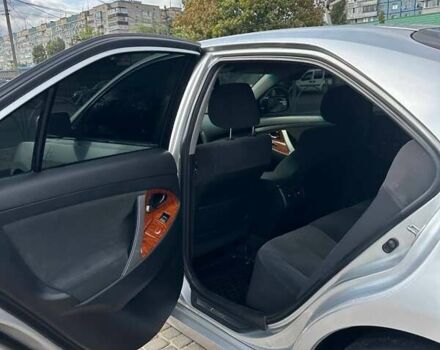 Серый Тойота Камри, объемом двигателя 2.4 л и пробегом 138 тыс. км за 11500 $, фото 16 на Automoto.ua