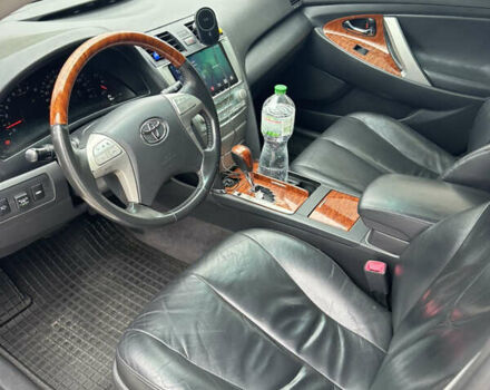 Серый Тойота Камри, объемом двигателя 3.5 л и пробегом 265 тыс. км за 10500 $, фото 11 на Automoto.ua