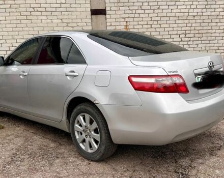 Серый Тойота Камри, объемом двигателя 2.4 л и пробегом 200 тыс. км за 7000 $, фото 1 на Automoto.ua