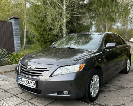 Серый Тойота Камри, объемом двигателя 2.4 л и пробегом 220 тыс. км за 8700 $, фото 33 на Automoto.ua