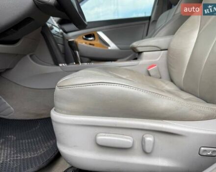 Серый Тойота Камри, объемом двигателя 3.46 л и пробегом 285 тыс. км за 8690 $, фото 14 на Automoto.ua