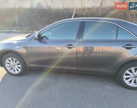 Серый Тойота Камри, объемом двигателя 2.36 л и пробегом 240 тыс. км за 9200 $, фото 5 на Automoto.ua