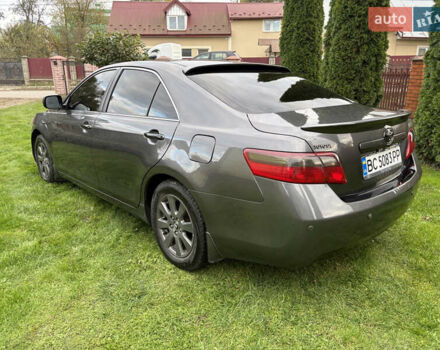 Сірий Тойота Камрі, об'ємом двигуна 2.4 л та пробігом 300 тис. км за 7700 $, фото 4 на Automoto.ua