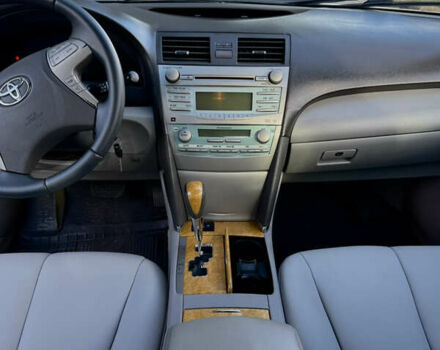 Сірий Тойота Камрі, об'ємом двигуна 2.4 л та пробігом 422 тис. км за 8000 $, фото 17 на Automoto.ua