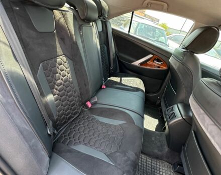 Сірий Тойота Камрі, об'ємом двигуна 2.4 л та пробігом 273 тис. км за 8500 $, фото 4 на Automoto.ua