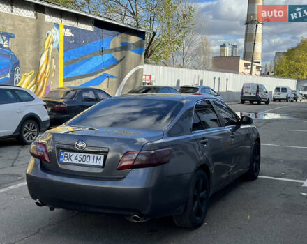 Тойота Камри 2007 в Киеве на Automoto.ua Серый Тойота Камри, объемом двигателя 3.5 л и пробегом 325 тыс. км за 6999 $, фото 2 на Automoto.ua