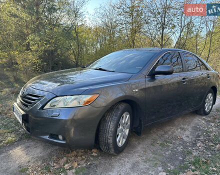 Серый Тойота Камри, объемом двигателя 3.46 л и пробегом 262 тыс. км за 9300 $, фото 10 на Automoto.ua