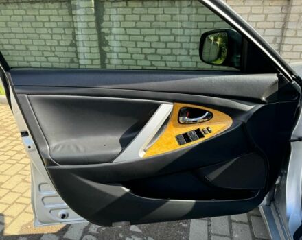 Серый Тойота Камри, объемом двигателя 2.4 л и пробегом 294 тыс. км за 8500 $, фото 16 на Automoto.ua