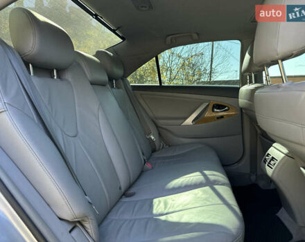 Сірий Тойота Камрі, об'ємом двигуна 3.46 л та пробігом 280 тис. км за 6400 $, фото 9 на Automoto.ua