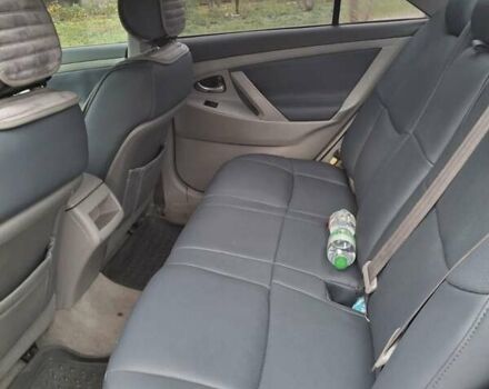 Серый Тойота Камри, объемом двигателя 2.4 л и пробегом 215 тыс. км за 6900 $, фото 6 на Automoto.ua