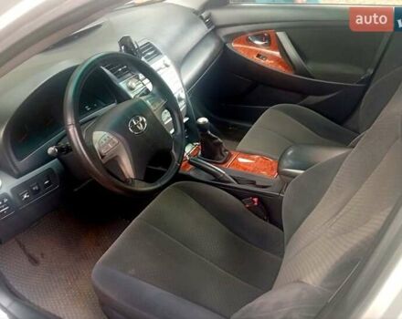 Серый Тойота Камри, объемом двигателя 2.4 л и пробегом 262 тыс. км за 7000 $, фото 7 на Automoto.ua