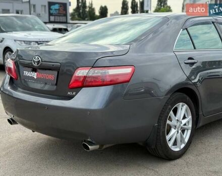 Серый Тойота Камри, объемом двигателя 3.46 л и пробегом 285 тыс. км за 8690 $, фото 7 на Automoto.ua