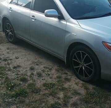 Серый Тойота Камри, объемом двигателя 2.4 л и пробегом 286 тыс. км за 9500 $, фото 3 на Automoto.ua