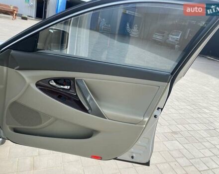 Серый Тойота Камри, объемом двигателя 3.5 л и пробегом 379 тыс. км за 10200 $, фото 8 на Automoto.ua