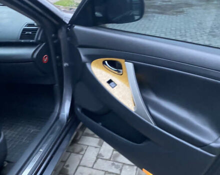 Серый Тойота Камри, объемом двигателя 2.4 л и пробегом 240 тыс. км за 7600 $, фото 8 на Automoto.ua