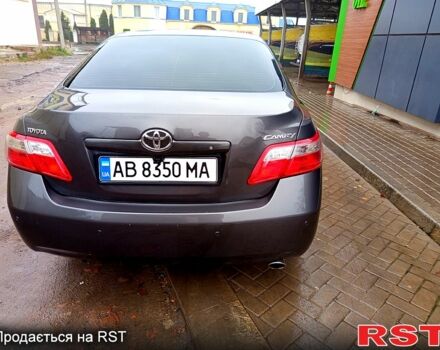 Серый Тойота Камри, объемом двигателя 2.4 л и пробегом 280 тыс. км за 9100 $, фото 2 на Automoto.ua