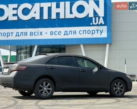 Серый Тойота Камри, объемом двигателя 2.4 л и пробегом 257 тыс. км за 5400 $, фото 5 на Automoto.ua