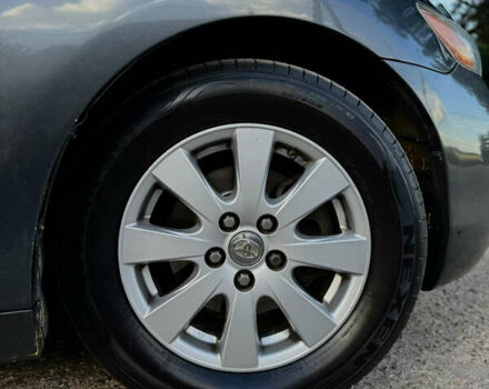 Сірий Тойота Камрі, об'ємом двигуна 2.4 л та пробігом 422 тис. км за 8000 $, фото 14 на Automoto.ua