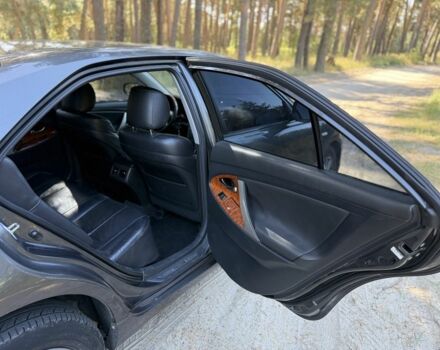 Сірий Тойота Камрі, об'ємом двигуна 3.5 л та пробігом 245 тис. км за 7500 $, фото 6 на Automoto.ua