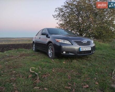 Серый Тойота Камри, объемом двигателя 3.5 л и пробегом 287 тыс. км за 9500 $, фото 2 на Automoto.ua