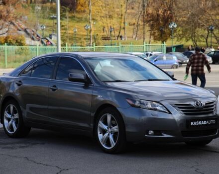 Сірий Тойота Камрі, об'ємом двигуна 3.5 л та пробігом 231 тис. км за 10000 $, фото 2 на Automoto.ua