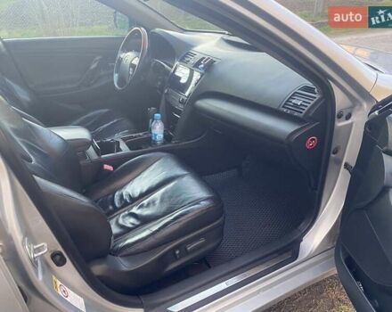 Сірий Тойота Камрі, об'ємом двигуна 3.5 л та пробігом 252 тис. км за 8800 $, фото 8 на Automoto.ua