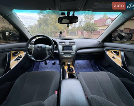 Сірий Тойота Камрі, об'ємом двигуна 2.4 л та пробігом 300 тис. км за 7700 $, фото 16 на Automoto.ua