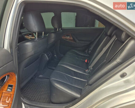 Серый Тойота Камри, объемом двигателя 3.46 л и пробегом 305 тыс. км за 8500 $, фото 21 на Automoto.ua