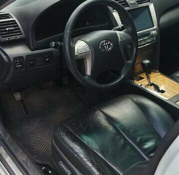 Серый Тойота Камри, объемом двигателя 2.4 л и пробегом 286 тыс. км за 9500 $, фото 10 на Automoto.ua