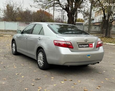 Серый Тойота Камри, объемом двигателя 2.4 л и пробегом 225 тыс. км за 7490 $, фото 4 на Automoto.ua